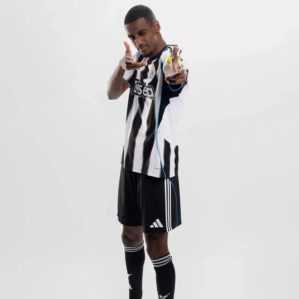 Camisa adidas Newcastle 2025/26 I Torcedor - Garcêz Sports