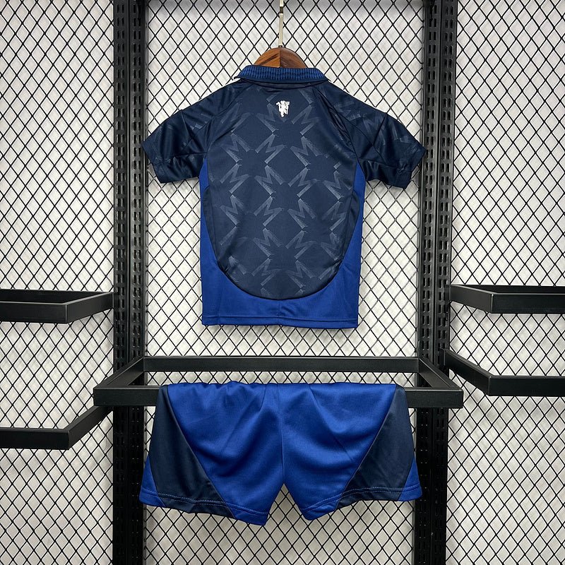 Kit Infantil Manchester United 24/25 - Garcêz Sports
