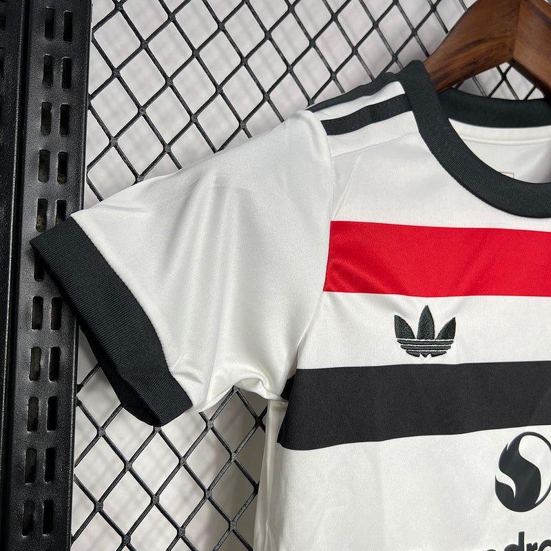 Kit Infantil Manchester United 24/25 - Branco e Vermelho