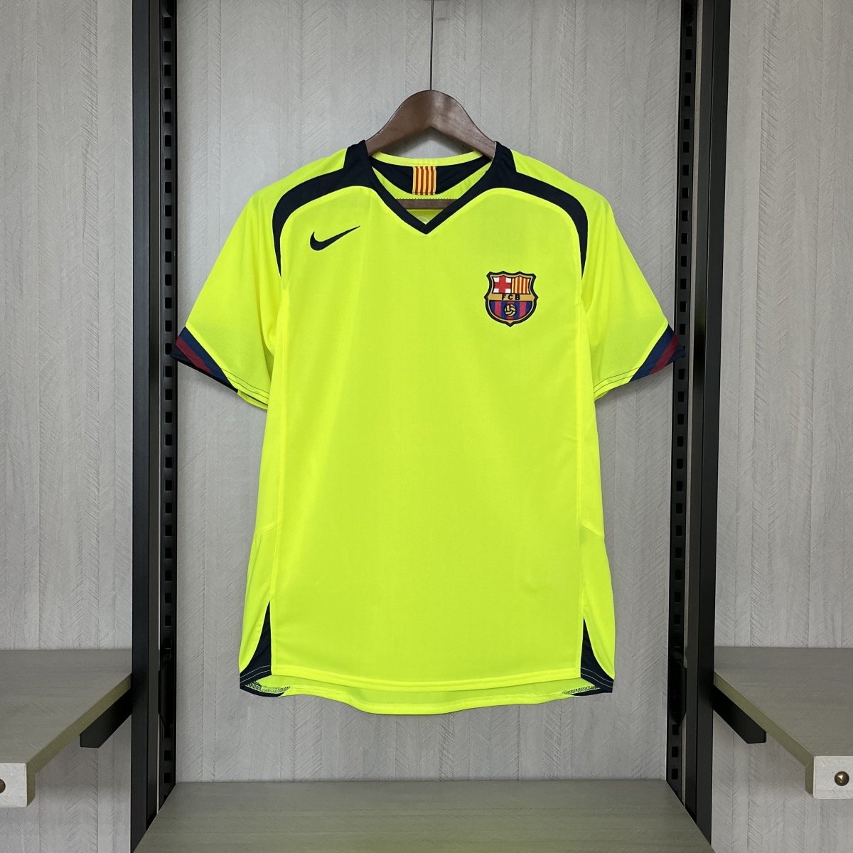 Barcelona Retro 2005/06 away - Garcêz Sports