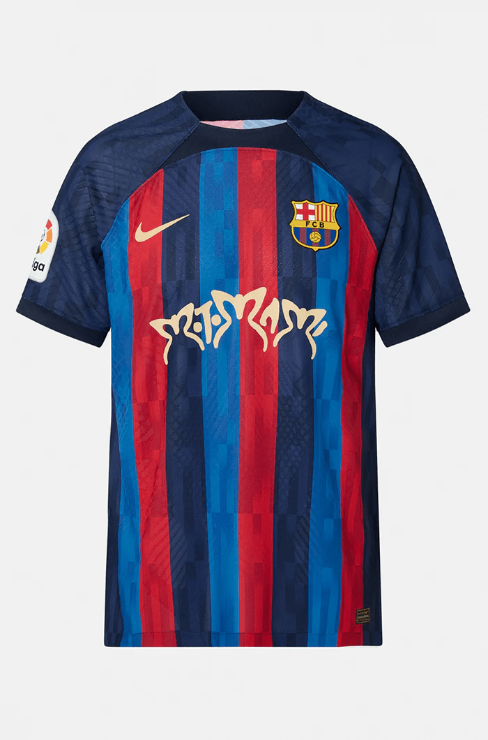 Camisa Barcelona Edição Especial Rosalía Motomami 22/23 Vermelha e Azul Masculina - Garcêz Sports