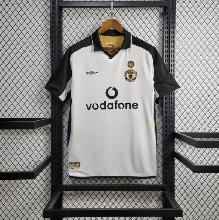 Camisa Manchester United Retro 2001/02 II Branca e Preta Umbro Dupla face - DA Sports Oficial