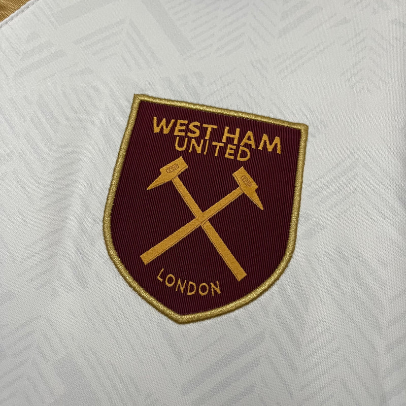 Camisa West Ham Third 24/25 Branca e Grená Torcedor Masculina Umbro