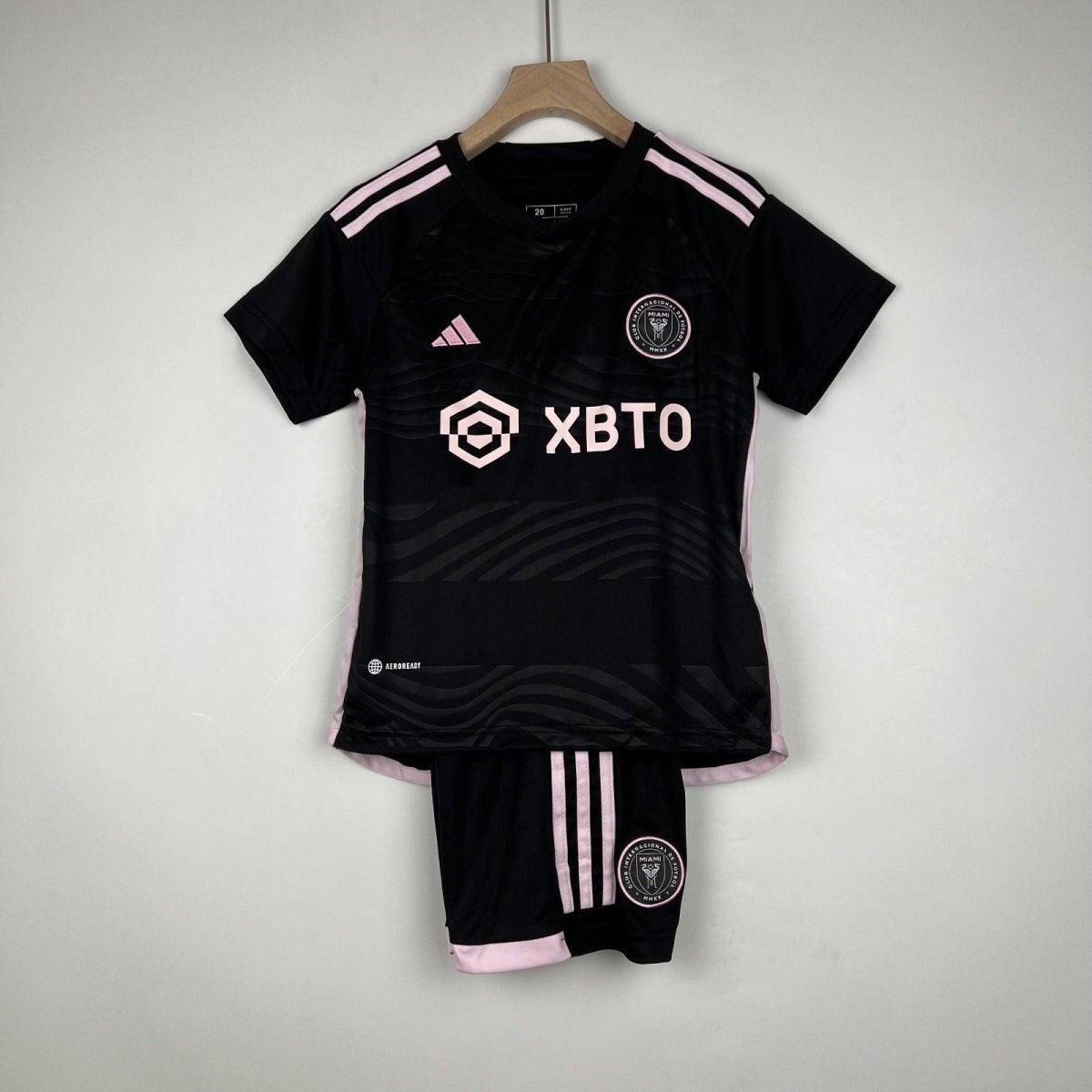 Kit Infantil Inter Miami I 23/24 Adidas - Preto e Rosa - Garcêz Sports